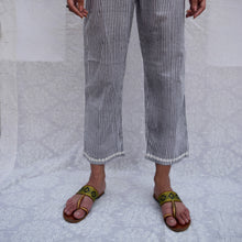 Load image into Gallery viewer, Grey Striped Cotton Straight Pants