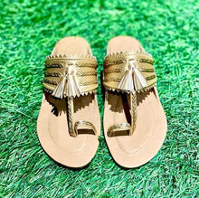 Load image into Gallery viewer, Girls Little Gold Kolhapuri Shoes